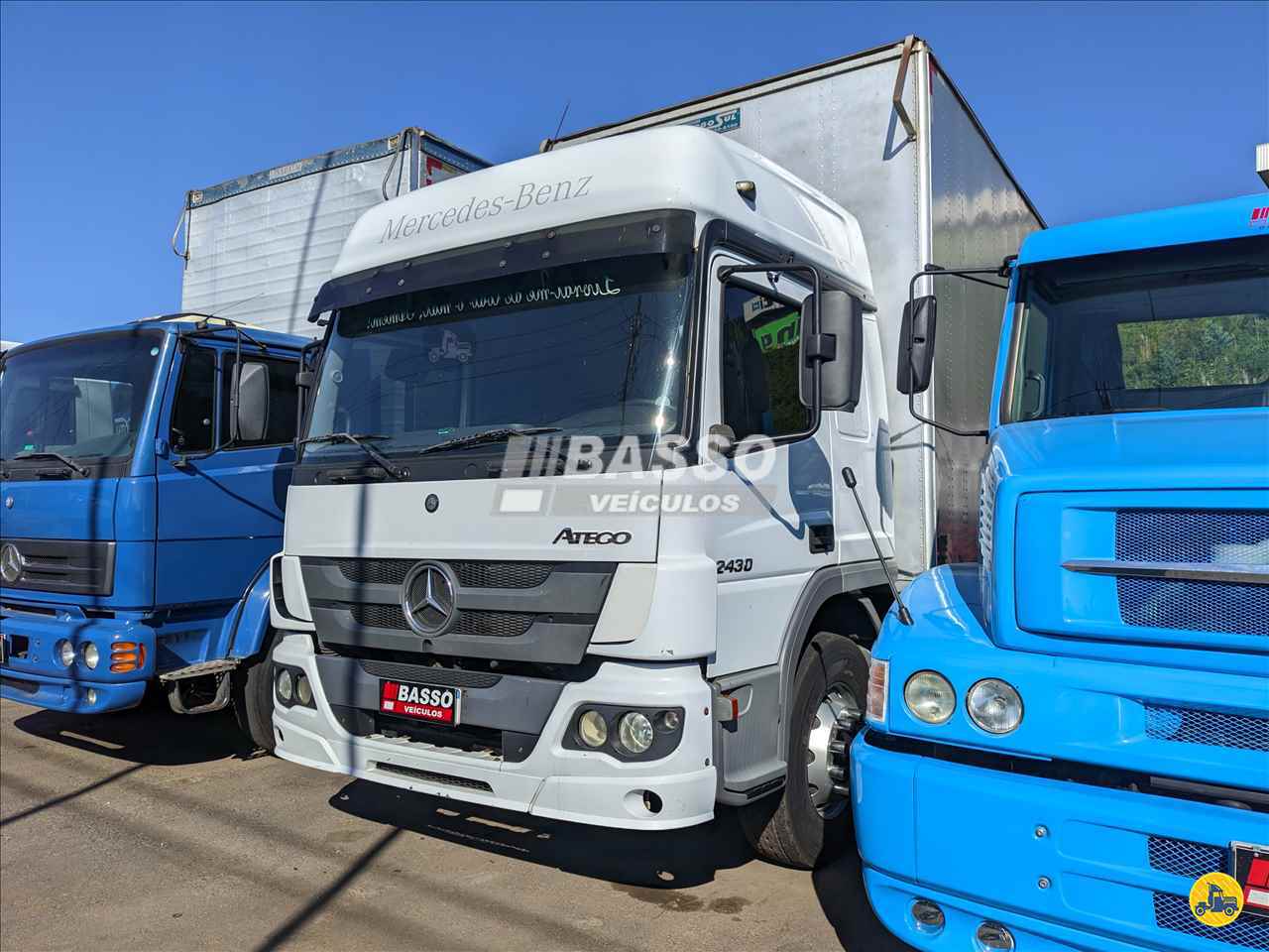 CAMINHAO MERCEDES-BENZ MB 2430 Baú Furgão Truck 6x2 Basso Veículos GARIBALDI RIO GRANDE DO SUL RS